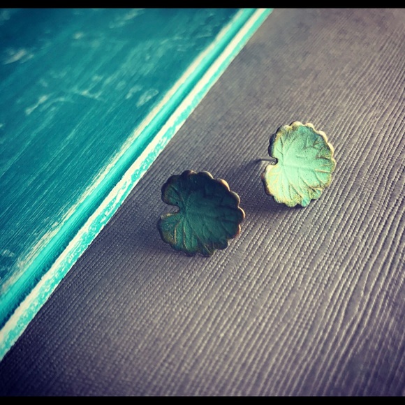 COPY - Verdigris lotus leaf stud earrings NWT - Picture 4 of 8